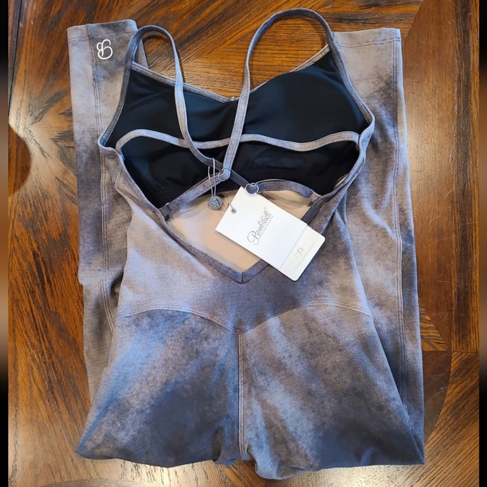 Bombshell bodysuit and shrug - Picture 7 of 7